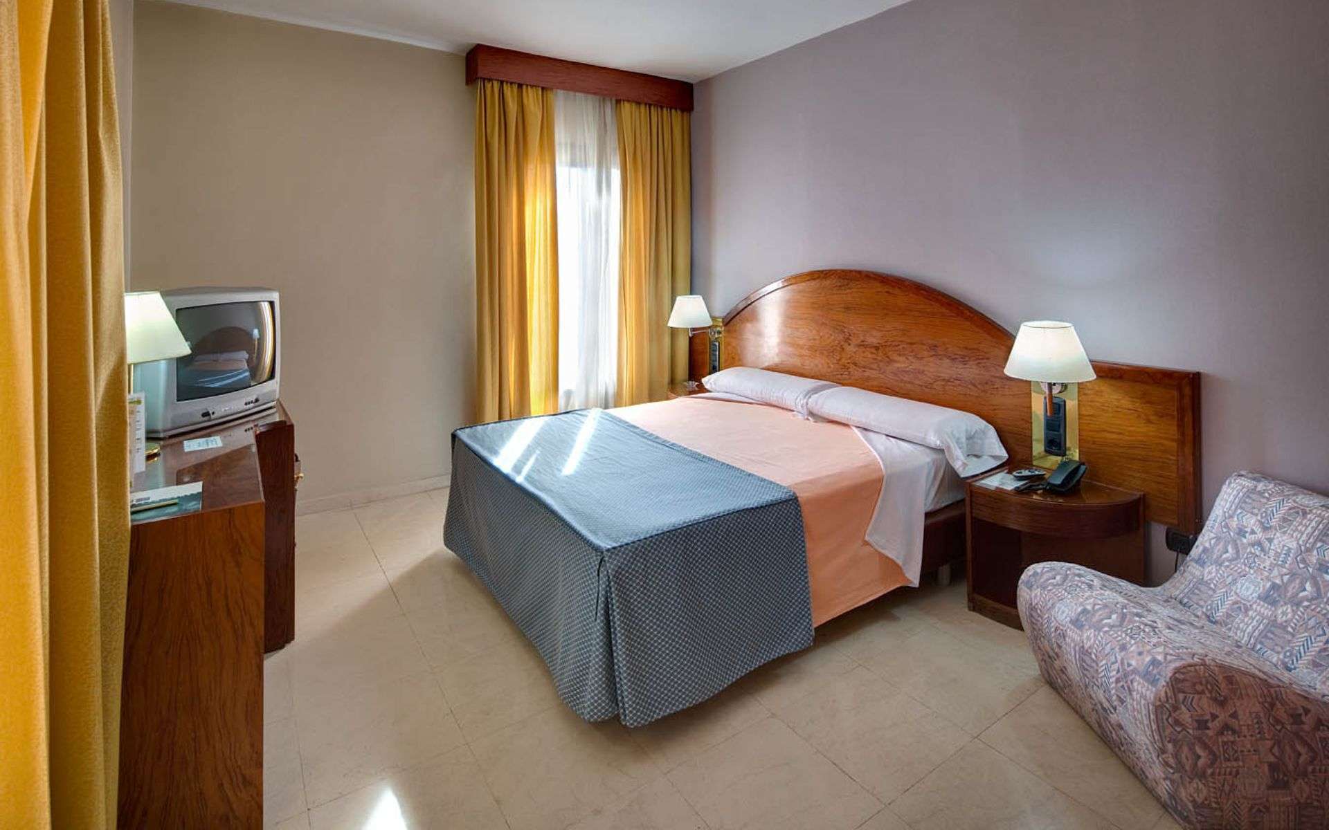 Hotel Reina Cristina Teruel Eksteriør billede